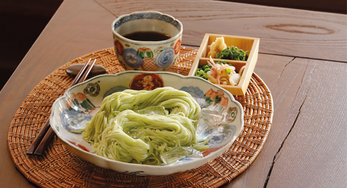 瀬戸内海・小豆島の手延べオリーブ生そうめん