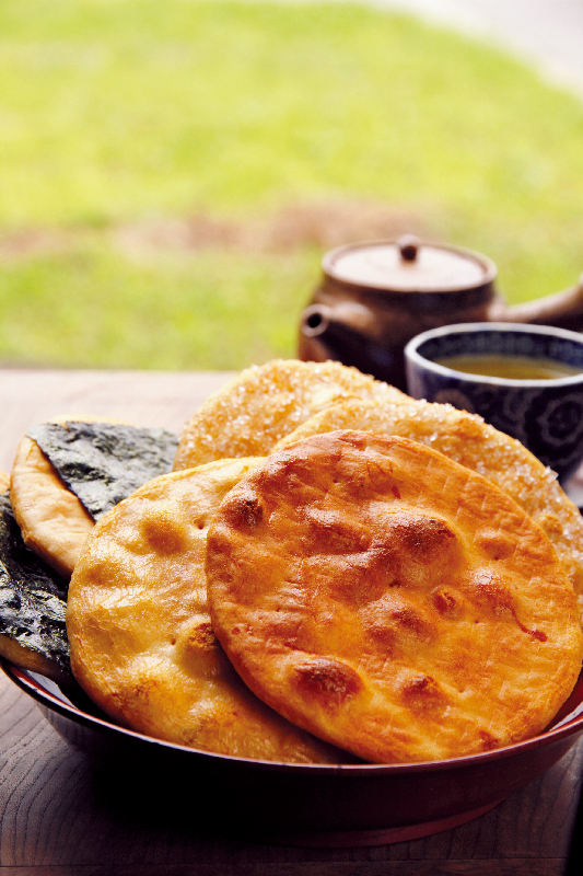 コシヒカリで作った大判・手焼き煎餅2種詰め合わせ