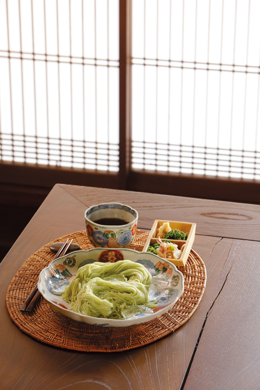 瀬戸内海・小豆島の手延べオリーブ生そうめん