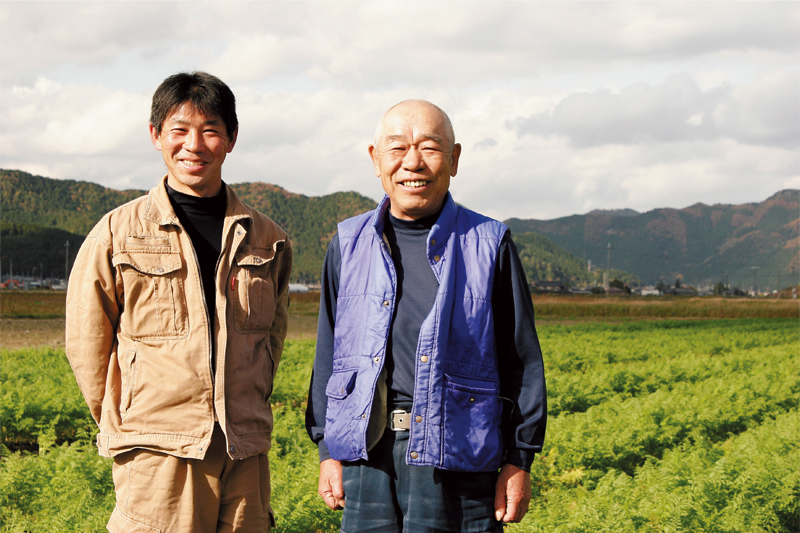 有機栽培のにんじんを使ったジュース「宮垣さんと高見さんの無添加すりおろしにんじんジュース」