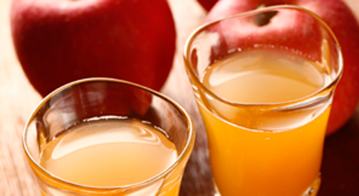 上條さんと岩垂さんの完熟ふじ100% 無添加まるごとしぼり りんごジュース