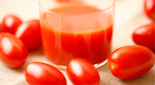 岩元さんたちの完熟シシリアン・ルージュ使用 無添加まるごとしぼりトマトジュース