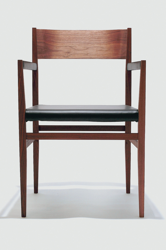 宮崎椅子製作所　美しい薄さ、細さを高度な技術で実現「Menu/メニューチェア(阿久津宏デザイン)」
